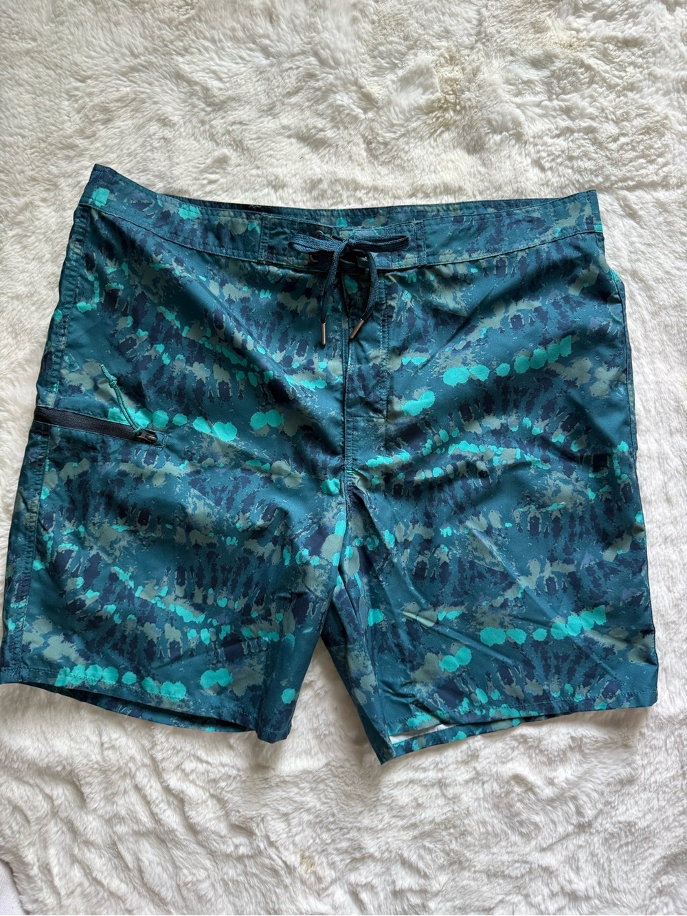 NWOT Mountain and Isles Men's Teal Patterned Board Shorts - Teal